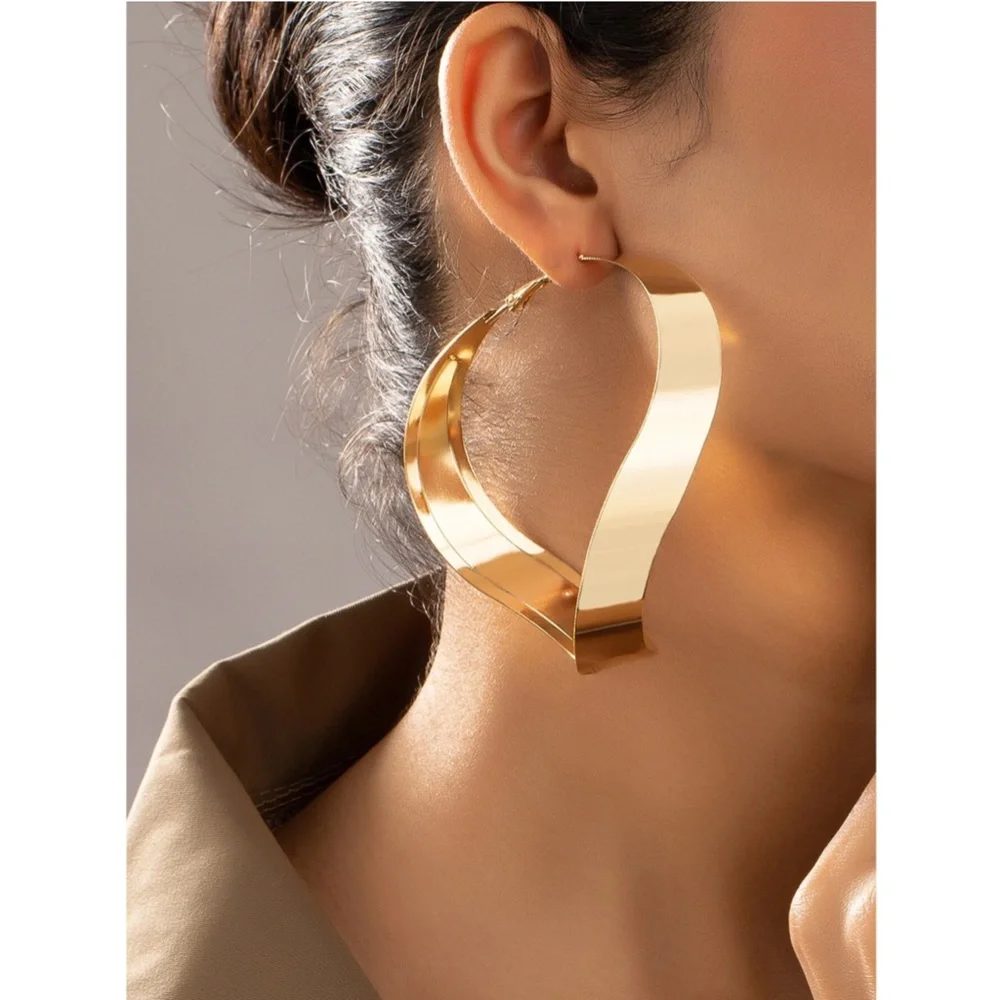 Dangle Fashion Earrings Yellow Gold Tone Irregular Hoop Shape - Picture 6 of 6